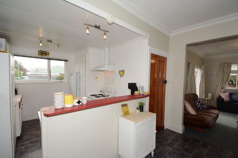 Photo of property in 172 Macandrew Road, South Dunedin, Dunedin, 9012