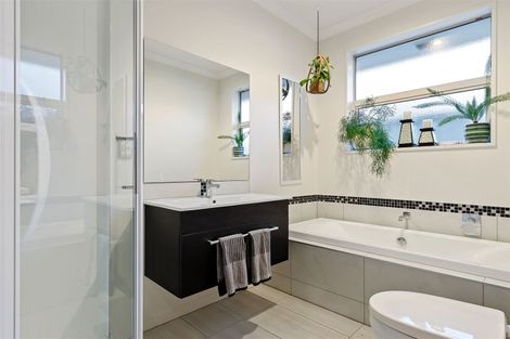 Photo of property in 11 Murfitt Street, Pegasus, 7612