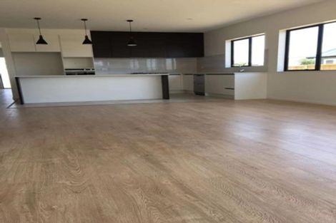 Photo of property in 6 Twin Parks Rise, Papakura, 2110