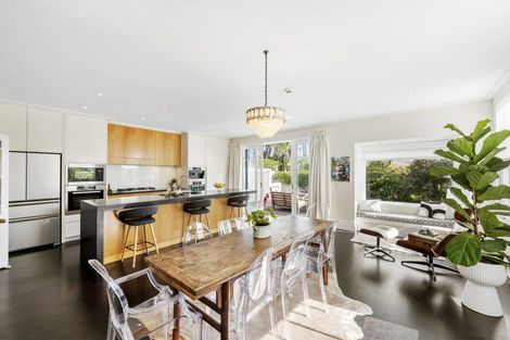 Photo of property in 18 Central Terrace, Kelburn, Wellington, 6012