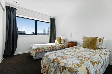 Photo of property in 38 Stratford Drive, Mount Pisa, Cromwell, 9383