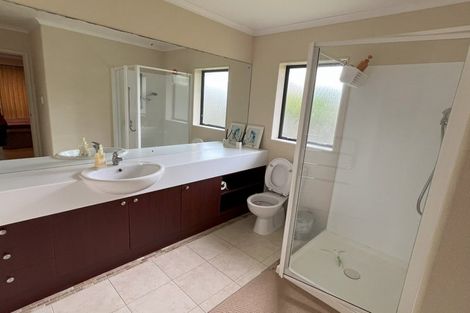Photo of property in 8 Glanmire Place, Flat Bush, Auckland, 2016