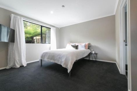 Photo of property in 518c West Coast Road, Oratia, Auckland, 0604