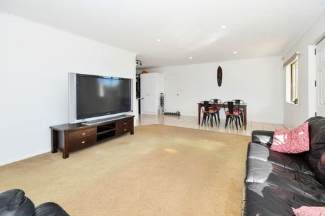 Photo of property in 33 Regalwood Place, Favona, Auckland, 2024