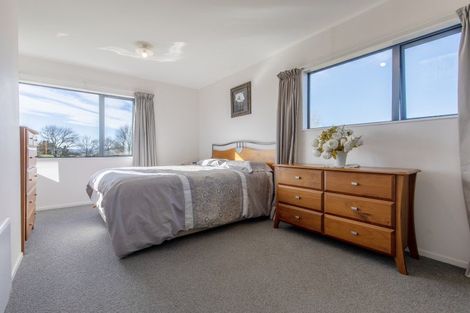 Photo of property in 1 Watts Street, Waipawa, 4210