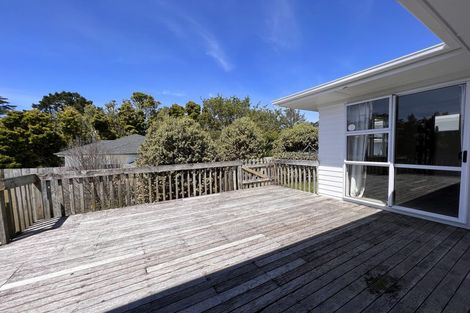 Photo of property in 52 Ennis Avenue, Pakuranga Heights, Auckland, 2010