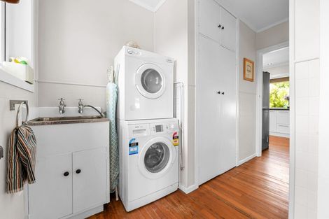 Photo of property in 16a Forest Lake Road, Forest Lake, Hamilton, 3200