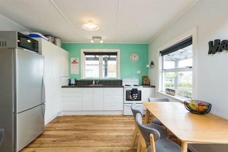 Photo of property in 39 Punga Street, Tangimoana, 4822