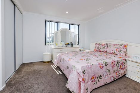 Photo of property in 23 Saddleback Crescent, Papakura, 2110