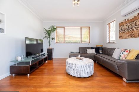 Photo of property in 23a Riserra Drive, Ranui, Auckland, 0612