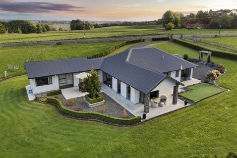 Photo of property in 208 Taipo Road, Rongotea, Palmerston North, 4476