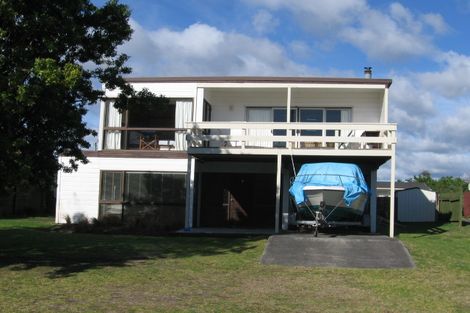 Photo of property in 8 Courtney Place, Pauanui, Hikuai, 3579