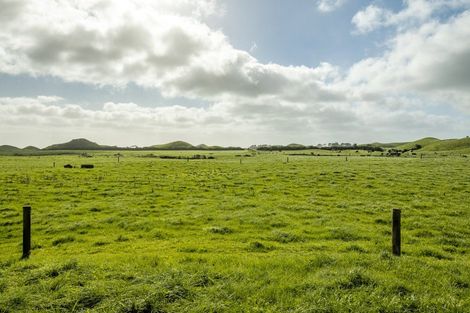 Photo of property in 22 Pungarehu Road, Pungarehu, 4685