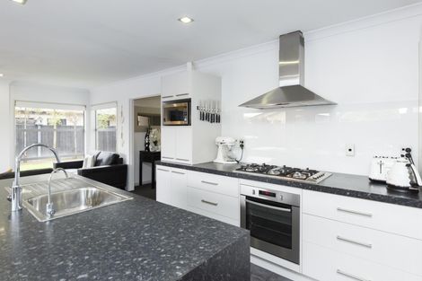 Photo of property in 6 Rodeo Drive, Kelvin Grove, Palmerston North, 4414