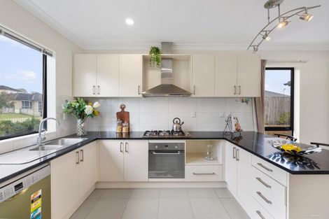 Photo of property in 1 Askerne Drive, Flat Bush, Auckland, 2016