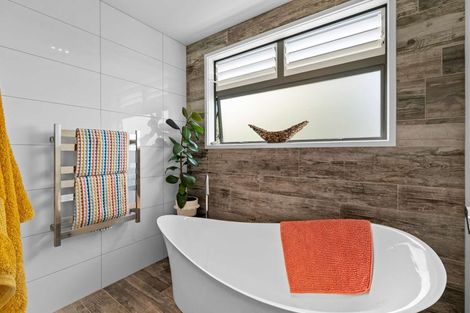 Photo of property in 20 Mcneish Place, Pokeno, 2402