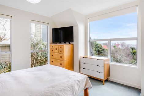 Photo of property in 1/12 Kenef Road, Paremata, Porirua, 5024