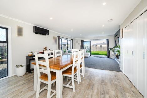 Photo of property in 21 George Street, Bulls, 4818