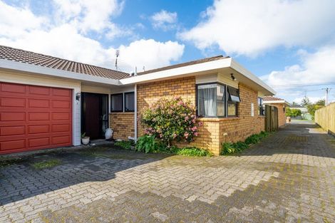 Photo of property in 2/18 Milton Road, Orewa, 0931