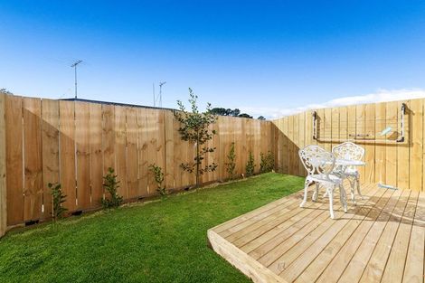 Photo of property in 17d Ranch Avenue, Beach Haven, Auckland, 0626