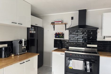 Photo of property in 49c Esmeralda Street, Welcome Bay, Tauranga, 3112