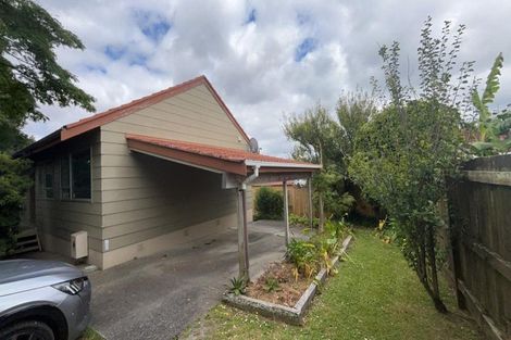 Photo of property in 2/1 Dakota Avenue, Beach Haven, Auckland, 0626