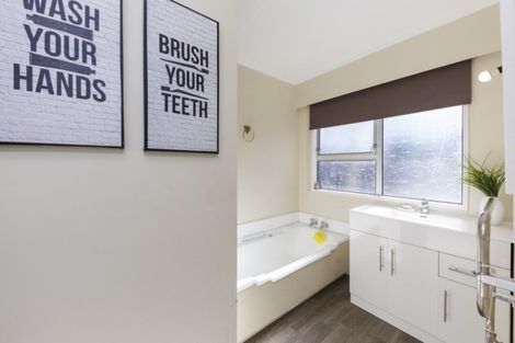 Photo of property in 16 Browning Place, Roslyn, Palmerston North, 4414