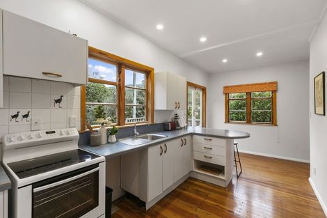 Photo of property in 49 Nottingham Street, Karori, Wellington, 6012