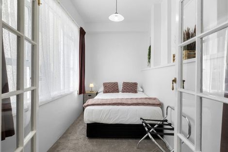 Photo of property in Devonport Apartments, 22/127 Saint Aubyn Street, New Plymouth, 4310