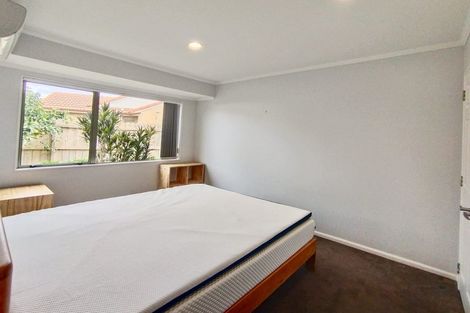 Photo of property in 15 Aspatria Place, Northpark, Auckland, 2013