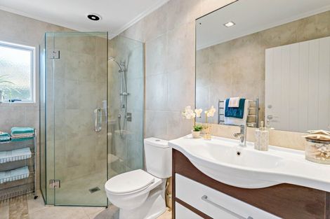 Photo of property in 154 Sandspit Road, Shelly Park, Auckland, 2014