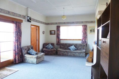 Photo of property in 28 Leonard Street, Waimate, 7924