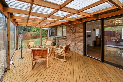 Photo of property in 14 Framalda Place, Conifer Grove, Takanini, 2112