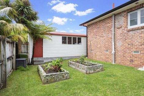 Photo of property in 8 Copley Street, New Lynn, Auckland, 0600