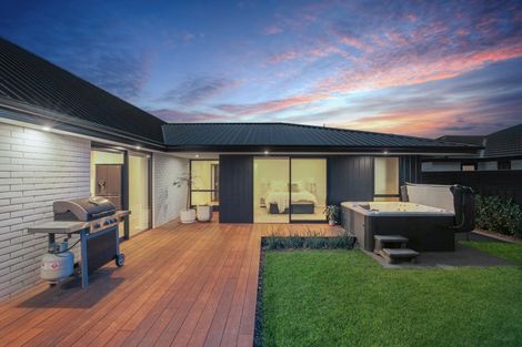 Photo of property in 30 Bill Harvey Drive, Halswell, Christchurch, 8025