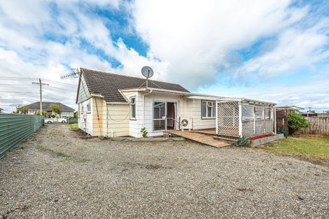 Photo of property in 27 Matipo Street, Castlecliff, Whanganui, 4501
