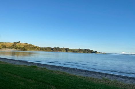 Photo of property in 10 Kawakawa-orere Road, Kawakawa Bay, Papakura, 2585