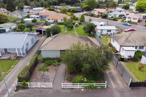 Photo of property in 43 Tennyson Street, Dannevirke, 4930