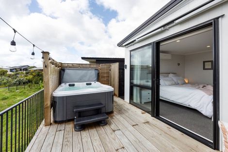 Photo of property in 18 Te Tiireke Drive, Glenview, Hamilton, 3206