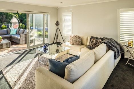 Photo of property in 202 Westchester Drive, Churton Park, Wellington, 6037