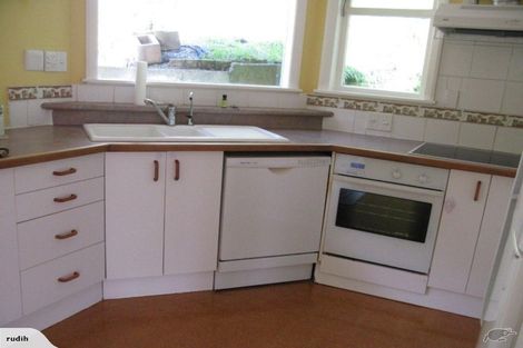 Photo of property in 15 Mana View Road, Paremata, Porirua, 5026