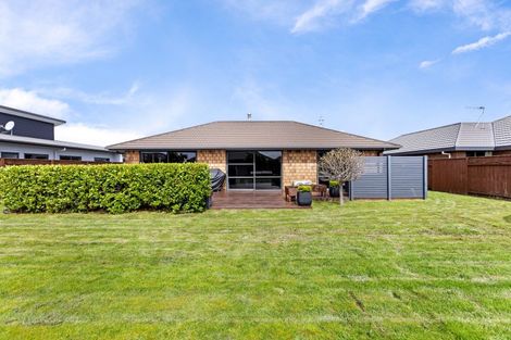 Photo of property in 7 Nevada Way, Kelvin Grove, Palmerston North, 4414