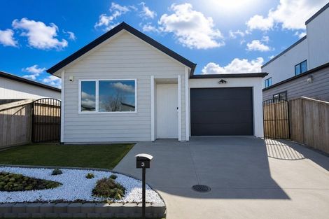 Photo of property in 3 Farmland Road, Papakura, 2110