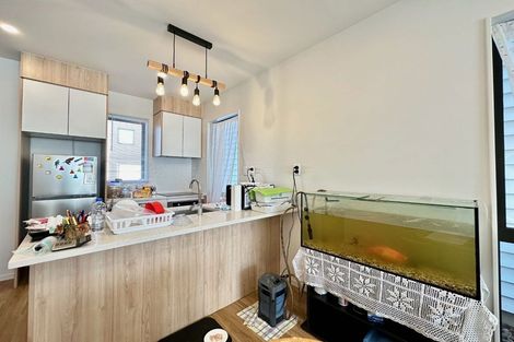 Photo of property in 30 Parahau Road, Papakura, 2110