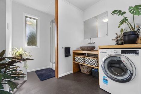 Photo of property in 6 Tutchen Avenue, Raglan, 3225