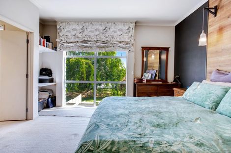 Photo of property in 16 Willow Camp Road, Takanini, 2112