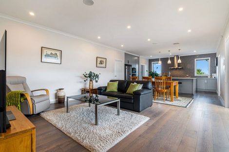 Photo of property in 15 Flavell Drive, Orewa, 0931