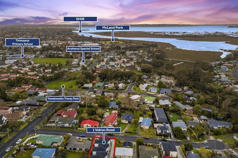 Photo of property in 1e Valron Road, Te Atatu South, Auckland, 0602