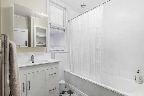 Photo of property in 105 Hamilton Road, Hataitai, Wellington, 6021