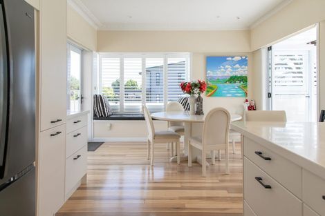 Photo of property in 25 Robinson Road, Whitianga, 3510